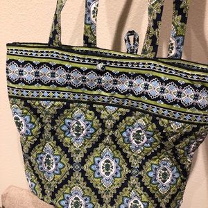 Vera Bradley Tote (like new)